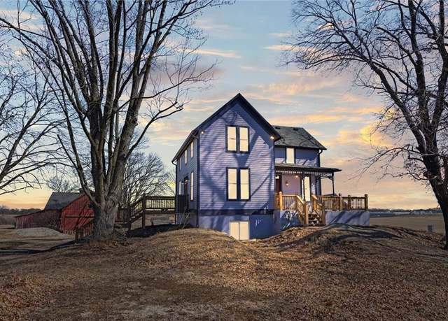 Property at 4529 New Lawrence Rd, Leavenworth, KS 66048, 5 beds, 3 baths
