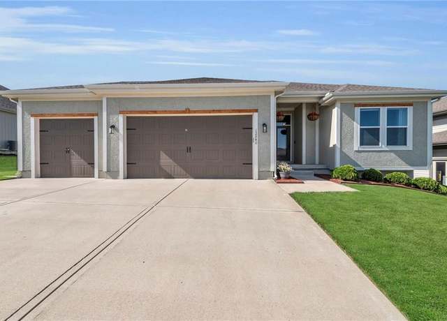 Property at 12940 N Champanel Way, Platte City, MO 64079, 4 beds, 3 baths