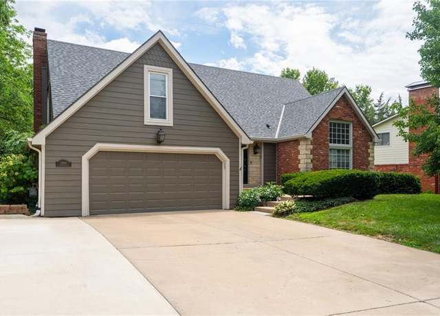 Property at 2909 Oxford Rd, Lawrence, KS 66049, 4 beds, 3.5 baths