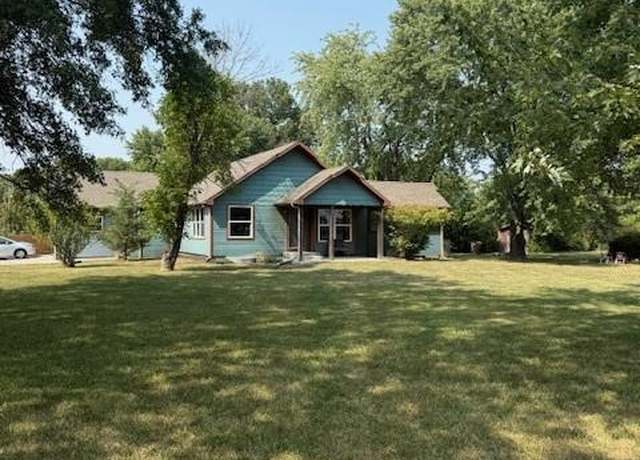 Property at 22500 W 75th St, Shawnee, KS 66227, 4 beds, 2 baths