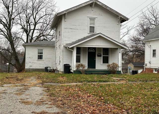 Property at 216 E Thompson St, Maryville, MO 64468, 3 beds, 2 baths