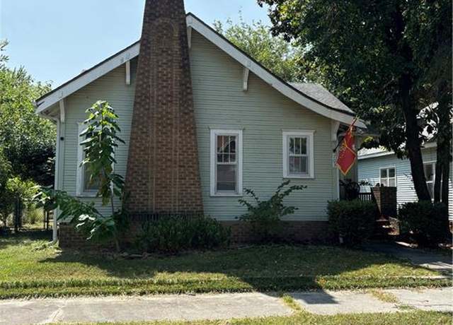 Property at 703 W 8th St, Pittsburg, KS 66762, 2 beds, 2 baths