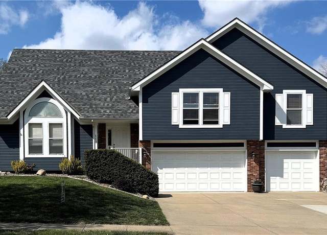 Property at 110 Surrey Ct, Smithville, MO 64089, 3 beds, 3 baths