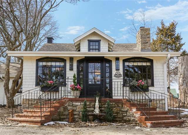 Property at 144 Beach Dr, Lake Tapawingo, MO 64015, 2 beds, 2 baths
