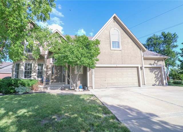 Property at 17065 W 162nd St, Olathe, KS 66062, 5 beds, 4.5 baths