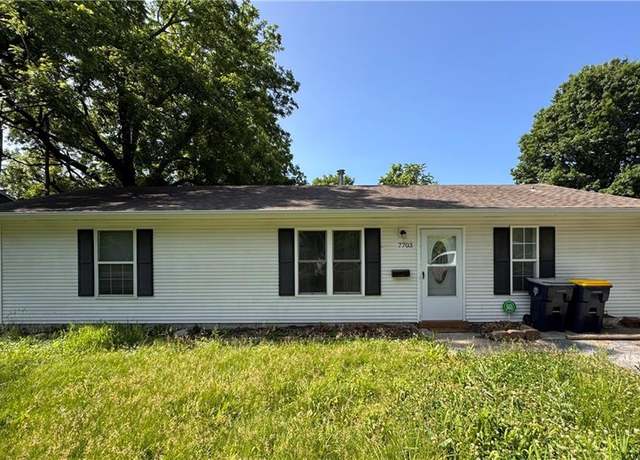 Property at 7703 E 107th St, Kansas City, MO 64134, 3 beds, 1.5 baths