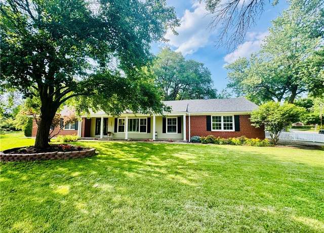 Property at 1003 W 1st St, Maryville, MO 64468, 4 beds, 3.5 baths