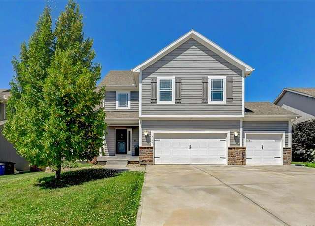 Property at 3120 N 124th St, Kansas City, KS 66109, 4 beds, 2.5 baths