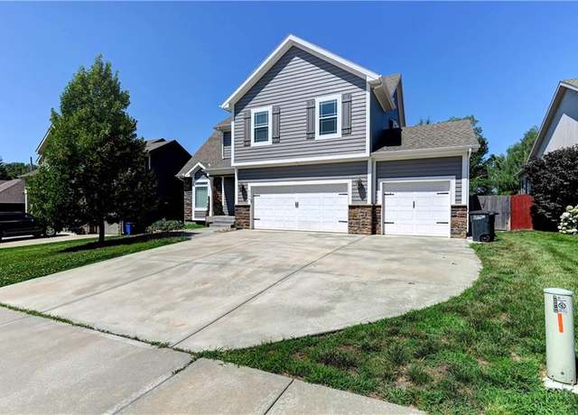 Property at 3120 N 124th St, Kansas City, KS 66109, 4 beds, 2.5 baths