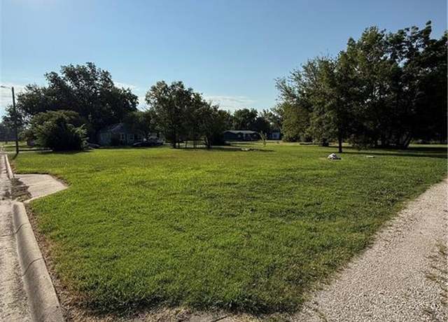Property at 402 S Fourth St, Iola, KS 66749