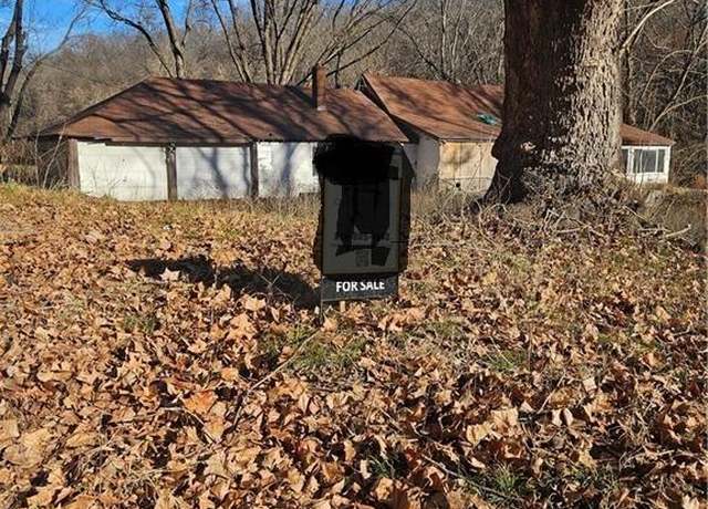 Property at 18850 NW Mainliner Rd, Parkville, MO 64152, 3 beds, 2 baths