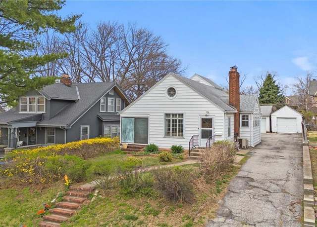 Property at 940 W 34th St, Kansas City, MO 64111, 3 beds, 1 bath