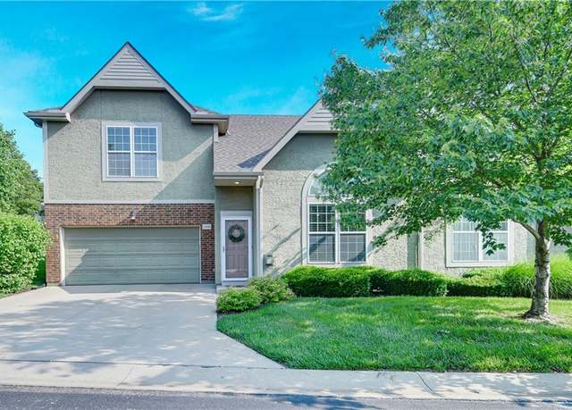 Property at 15626 W 61st Ter, Shawnee, KS 66217, 3 beds, 2.5 baths