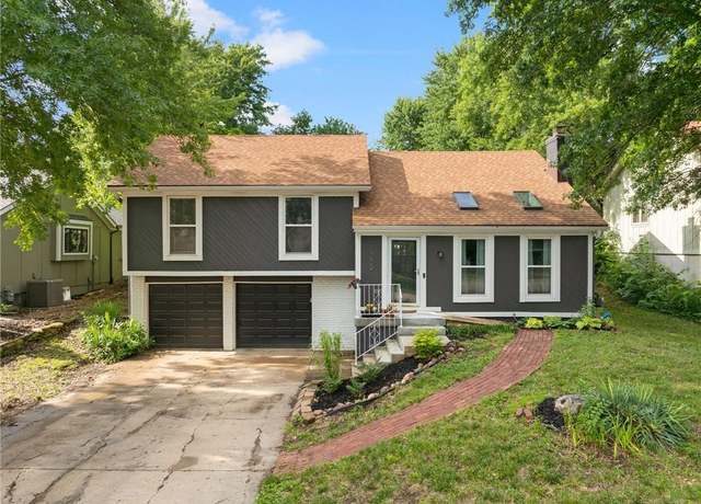 Property at 10202 W 50th Ter, Merriam, KS 66203, 3 beds, 2 baths