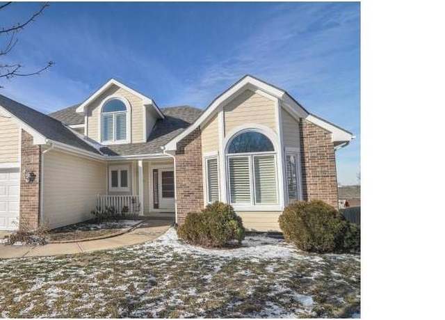 Property at 5212 N Pennsylvania Ave, Kansas City, MO 64118, 4 beds, 2.5 baths