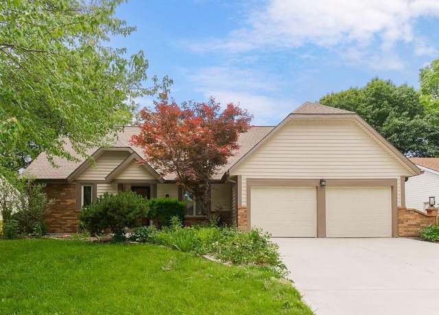 Property at 332 N Cherry St, Gardner, KS 66030, 3 beds, 2.5 baths