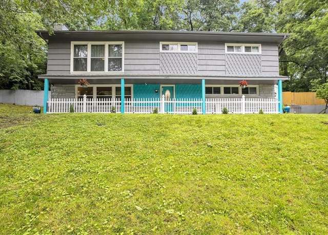 Property at 1477 Spruce Ave, Liberty, MO 64068, 3 beds, 2 baths