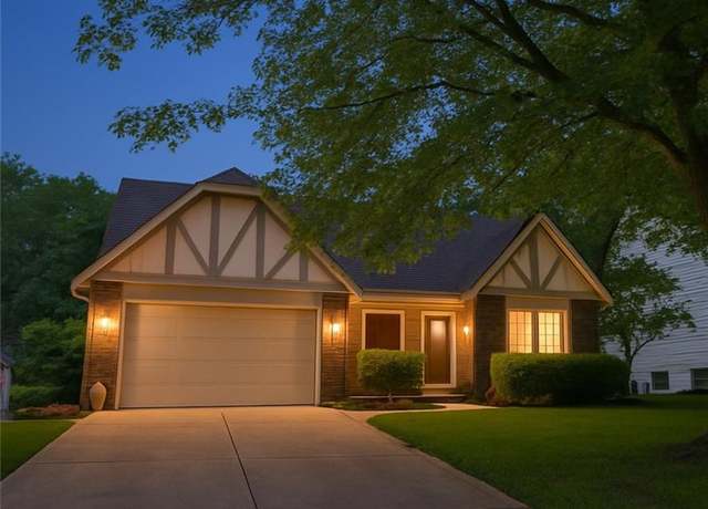 Property at 1600 NE 97th St, Kansas City, MO 64155, 4 beds, 3.5 baths