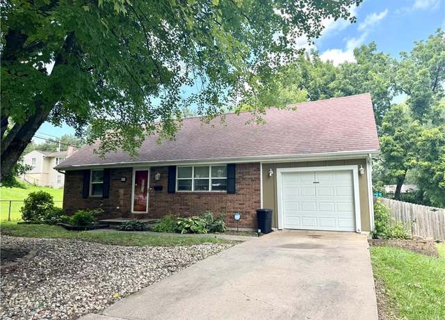 Property at 3101 Douglas St, St Joseph, MO 64506, 3 beds, 2 baths