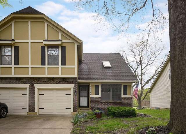 Property at 10624 W 115th St, Overland Park, KS 66210, 3 beds, 1.5 baths