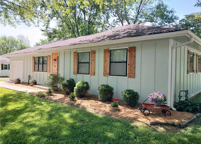 Property at 109 Sharon Ln, Garden City, MO 64747, 3 beds, 1 bath