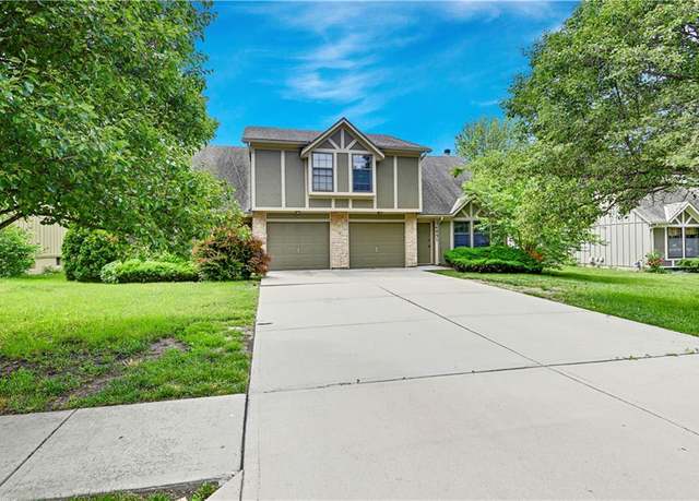 Property at 14949-14951 W Riggs St, Overland Park, KS 66223, 6 beds, 3 baths