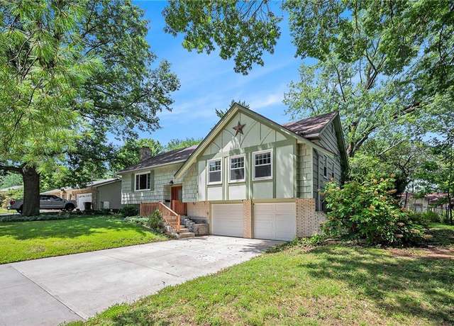 Property at 309 S Stevenson St, Olathe, KS 66061, 4 beds, 2.5 baths