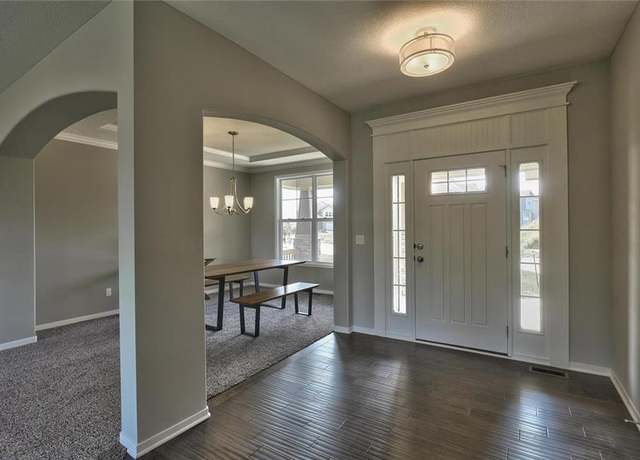 Property at 2988 W Sitka St, Olathe, KS 66061, 5 beds, 4 baths
