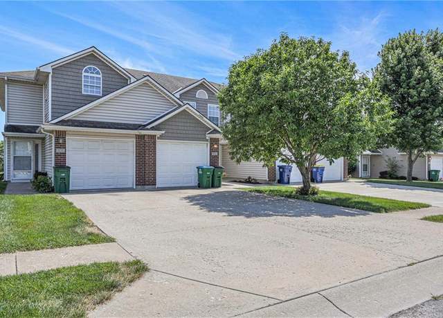 Property at 902 SW Peach Tree Ln, Blue Springs, MO 64064, 2 beds, 2.5 baths