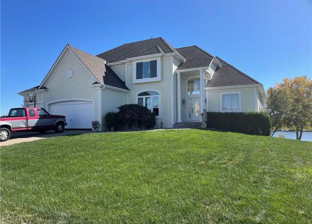 Property at 4749 SW Gull Point Dr, Lee's Summit, MO 64082, 6 beds, 4.5 baths