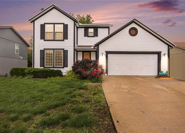 Property at 417 N Locust St, Gardner, KS 66030, 3 beds, 2.5 baths