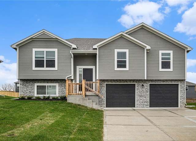 Property at 610 Summer Dawn Ct, Belton, MO 64012, 4 beds, 3 baths