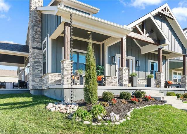 Property at 3238 SW Pergola Park Dr, Lee's Summit, MO 64081, 4 beds, 3.5 baths