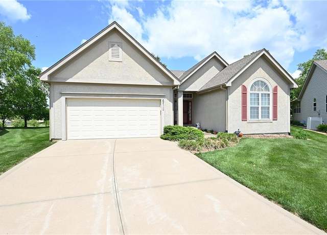 Property at 3112 NW 86th St, Kansas City, MO 64154, 3 beds, 3 baths