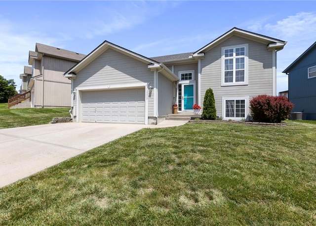 Property at 12205 N Atkins Ave, Kansas City, MO 64163, 3 beds, 2.5 baths