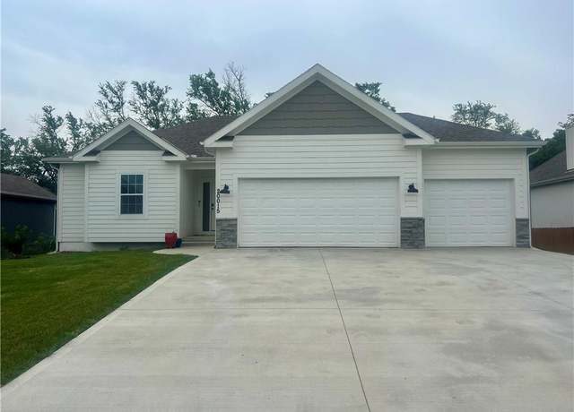 Property at 20015 W 221st St, Spring Hill, KS 66083, 3 beds, 2 baths