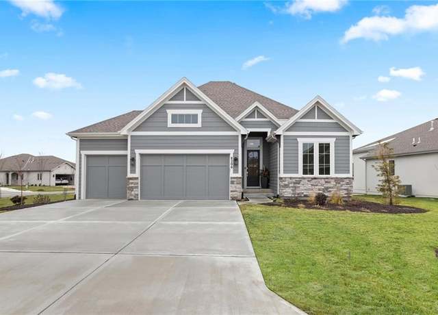 Property at 8164 Roundtree St, Lenexa, KS 66220, 4 beds, 3 baths