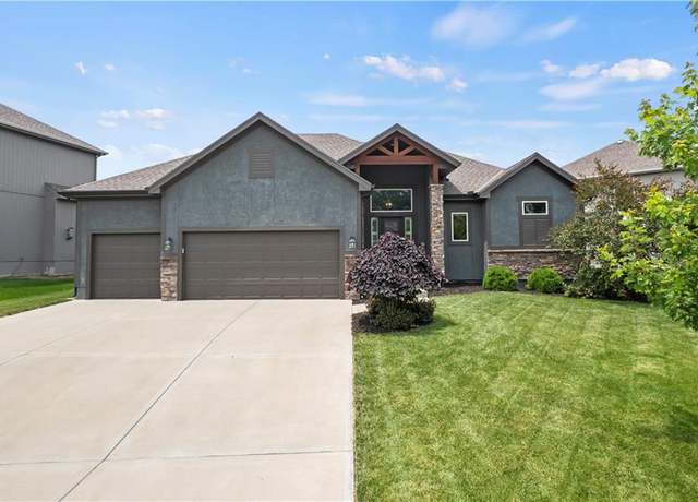 Property at 8756 Houston St, Lenexa, KS 66227, 4 beds, 3.5 baths