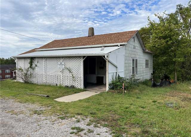 Property at 120 N Main St, Warrensburg, MO 64093, 2 beds, 1 bath