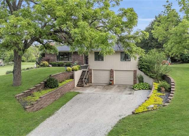 Property at 1758 Labette Rd, Ottawa, KS 66067, 3 beds, 2 baths