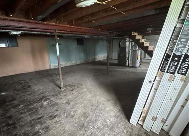 Property at 1004 Wright St, Pleasant Hill, MO 64080, 3 beds, 1.5 baths