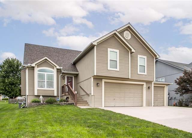 Property at 1112 NW 112th Ter, Kansas City, MO 64155, 4 beds, 2.5 baths
