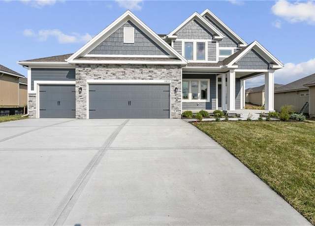 Property at 11104 N Bristol Ave, Kansas City, MO 64156, 4 beds, 3.5 baths