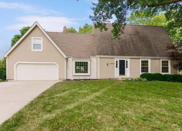 Property at 11809 Glen Arbor Ter, Kansas City, MO 64114, 4 beds, 2.5 baths