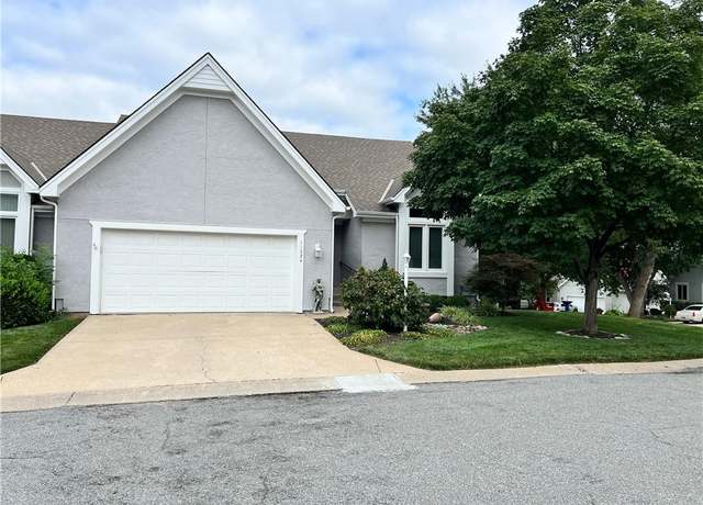 Property at 11024 W 98th St, Overland Park, KS 66214, 3 beds, 3 baths