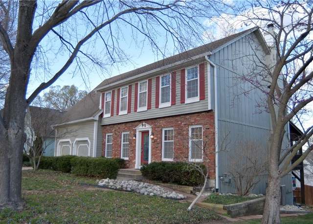 Property at 8537 Greenwood Ln, Lenexa, KS 66215, 4 beds, 3.5 baths