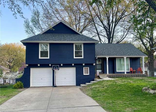Property at 12063 W 99th Ter, Lenexa, KS 66215, 4 beds, 2.5 baths