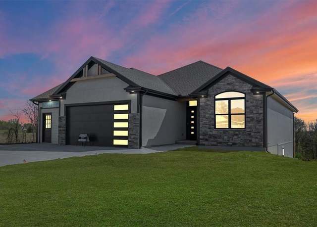 Property at 2305 Arbor Ln, Excelsior Springs, MO 64024, 3 beds, 3 baths