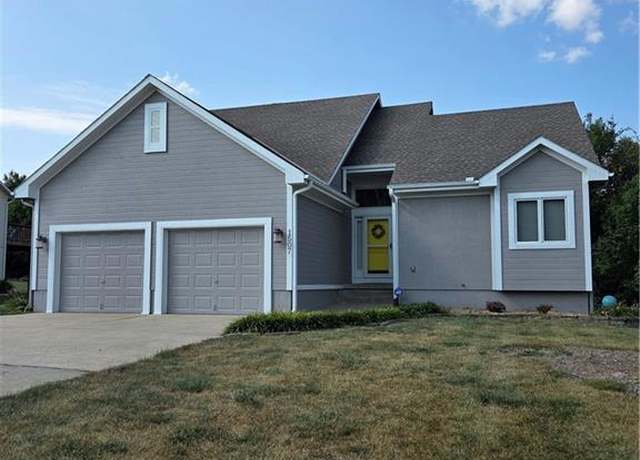 Property at 1507 Trail Ridge Dr, Pleasant Hill, MO 64080, 3 beds, 2.5 baths