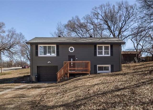 Property at 12911 NW Porter Rd, Kansas City, MO 64152, 3 beds, 3 baths